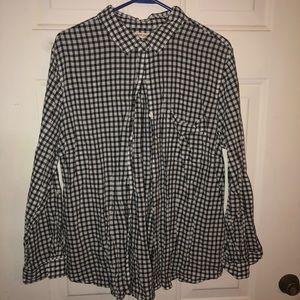 Womens black and white button down